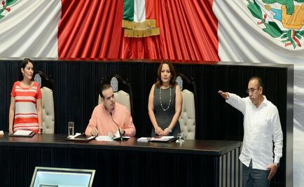 Arturo Álvarez, rinde protesta como procurador en Q.Roo