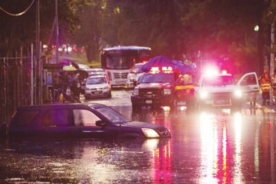 En CDMX agua entra en 50 casas; no hay heridos