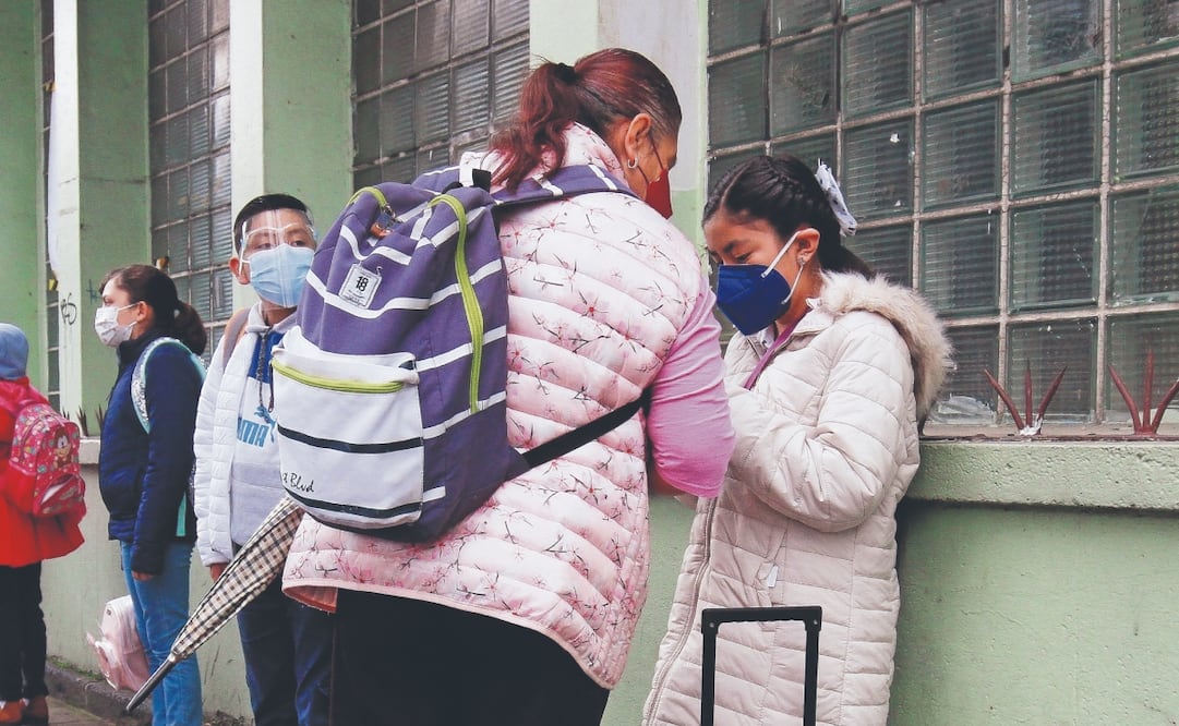 Los artículos se darán a alumnas inscritas en escuelas públicas. Foto: de  Alejandro Vargas. EL UNIVERSAL