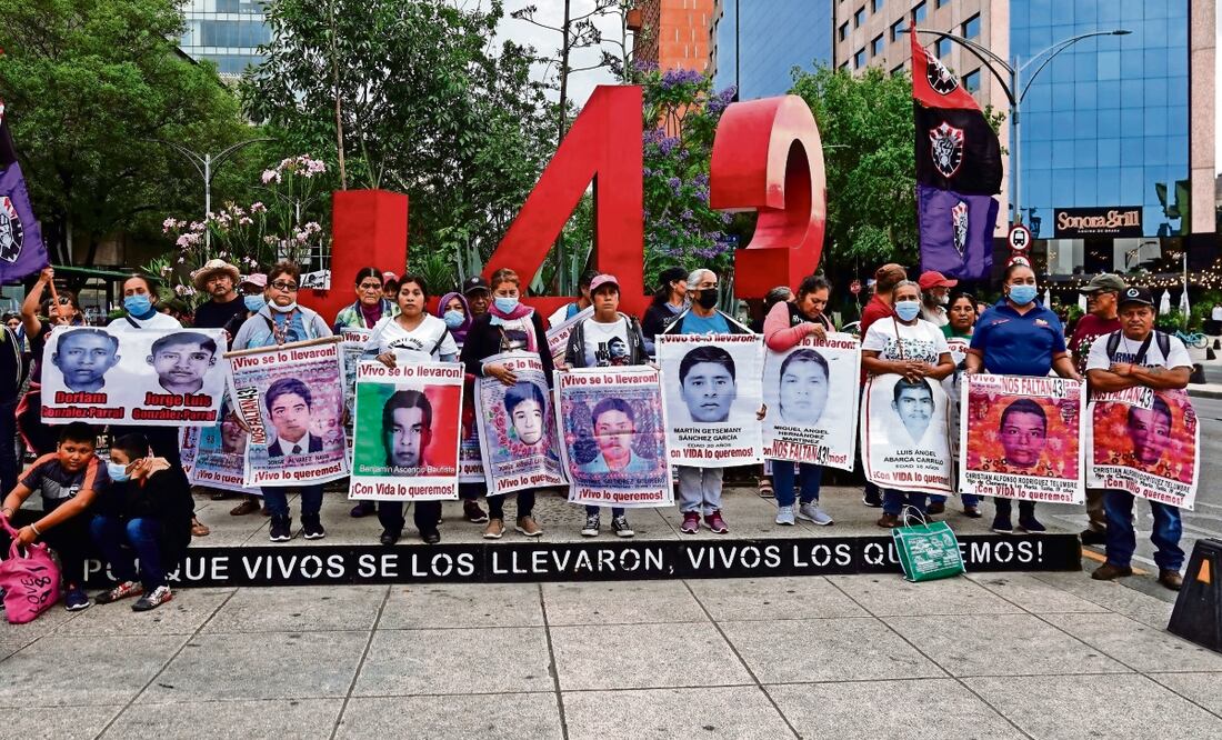 Familiares de los 43 normalistas de Ayotzinapa responden a AMLO: Foto: EL UNIVERSAL