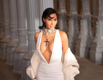 Kim Kardashian y la pequeña lencería de cuero que lució en sesión fotográfica