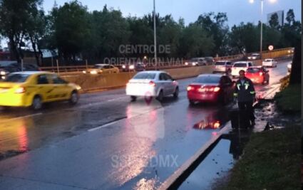 Lluvia deja encharcamientos y árboles caídos en la CDMX