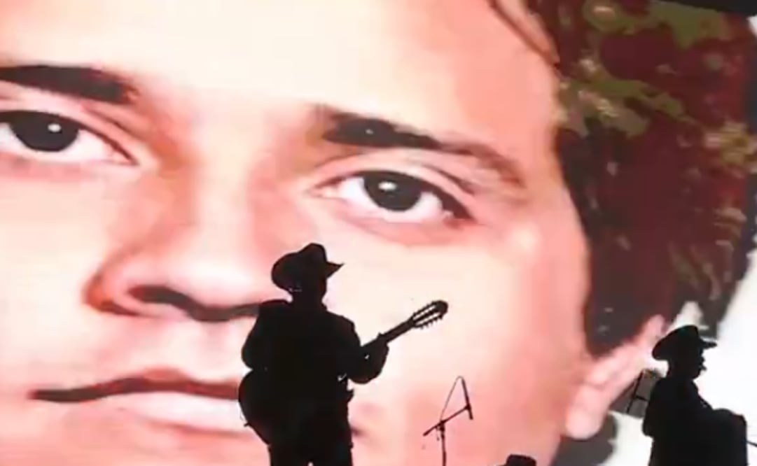 Durante presentación de banda en Jalisco colocan imágenes de "El Mencho" (30/03/2025). Foto: Captura de pantalla