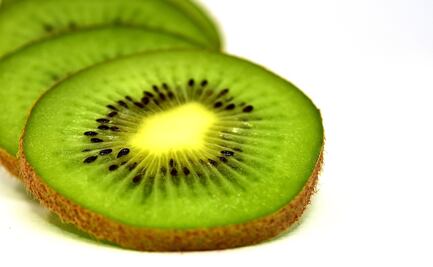 Los beneficios de comer kiwi