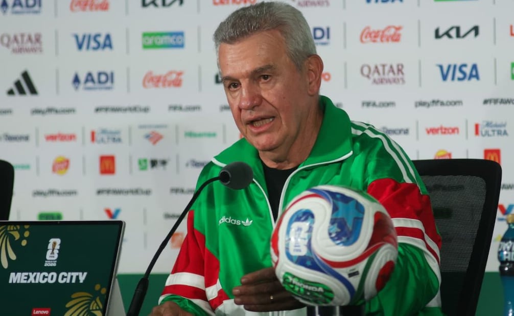 El director técnico de la Selección Mexicana, Javier Aguirre, durante la conferencia de prensa en el estadio Ciudad de México a un dia de enfrentar a Inglaterra en los octavos de final de la Copa Mundial de Futbol de la FIFA.. FOTO: Carlos Mejía / EL UNIVERSAL