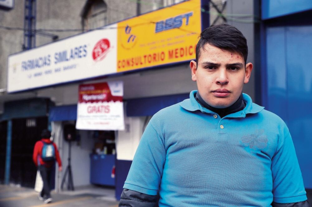 Jorge Martínez gasta 50 pesos en estos establecimientos y en otros lugares la consulta sube a 100 0 200. (JUAN CARLOS REYES)