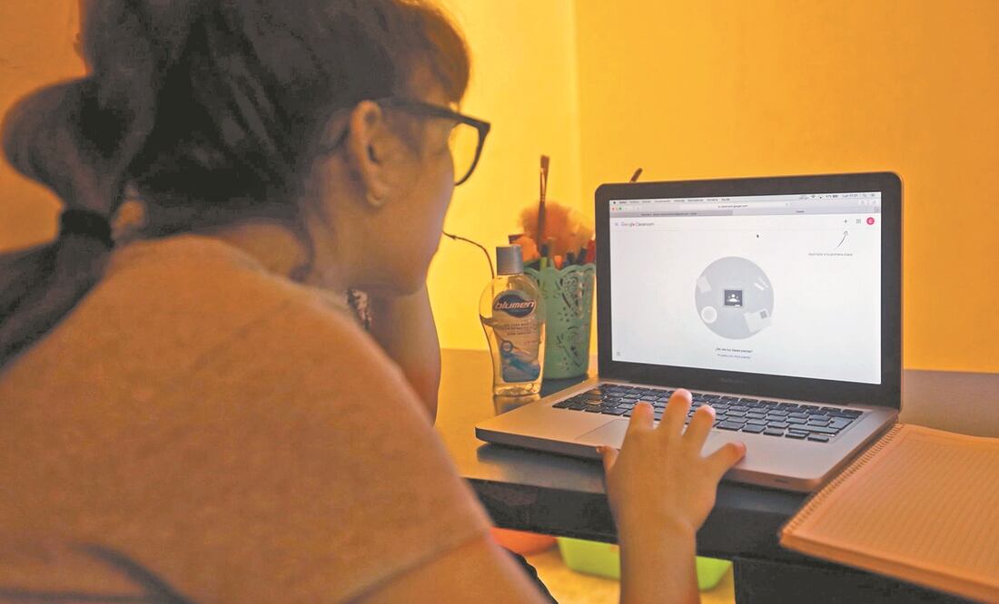 Diversos padres de familia pasaron de los nervios al estrés, pues los menores no podían ingresar a Zoom ante las fallas que enfrentó la plataforma de videoconferencias. Foto: FERNANDO CARRANZA. CUARTOSCURO
