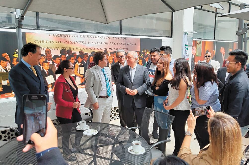 Joel Ayala, líder de la FSTSE, inauguró instalaciones para la preparación académica de los trabajadores del Estado. Foto: ESPECIAL