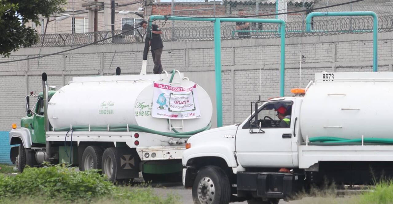 Pipas con agua. Foto: Archivo