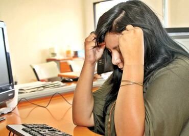 ¿Quiénes tienen más estrés laboral, centennials o millennials?