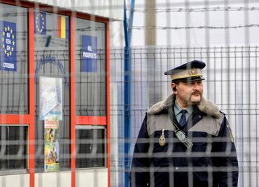 UE acuerda la entrada gradual de Rumania y Bulgaria en espacio sin fronteras Schengen