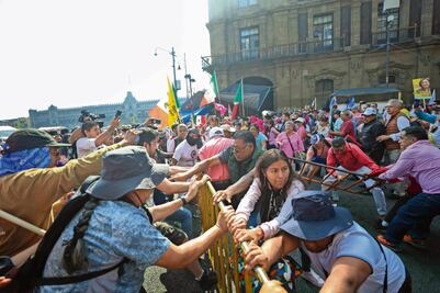 La plancha del Zócalo cayó ante un oleaje multicolor