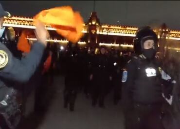 Batres destaca temple y responsabilidad de mujeres policías en marcha por el 25N