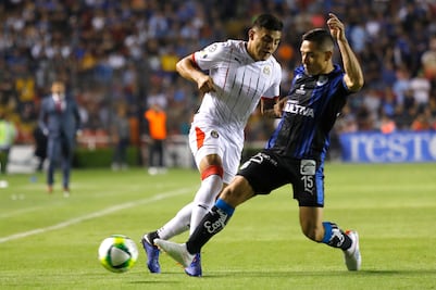 Gallos Blancos y Chivas empatan sin goles en la Corregidora