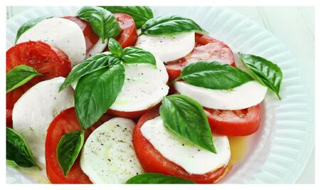Cocina en 5 minutos una ensalada caprese #RECETA