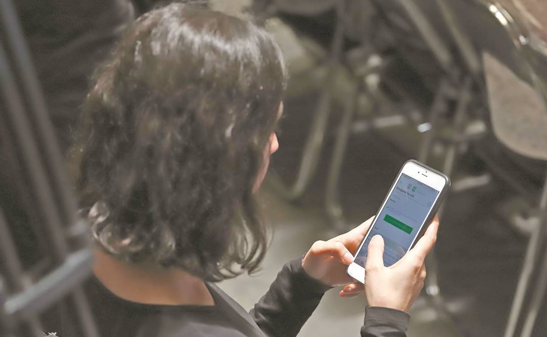 Las compañías de telefonía móvil deben registrar en el padrón nacional a los usuarios con nuevas líneas; para ello, cuentan con seis meses a partir del 16 de abril. Foto: Archivo/ El Universal.