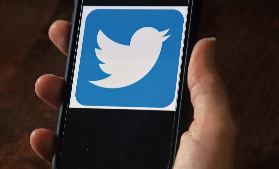 Los hackers enviaron mensajes desde las cuentas a las que accedieron para alentar a los usuarios de Twitter a donar bitcoins. Foto: OLIVIER DOULIERY. AFP