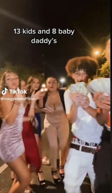 Mujer tiene 13 hijos de padres distintos, la critican y ella responde en TikTok