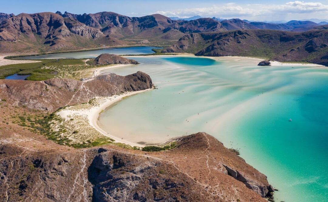 Balandra es una de las playas que puedes visitar si vuelas a La Paz. El viaje te puede salir en menos de 2 mil pesos. Foto: iStock