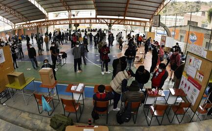 Largas filas e impaciencia en las elecciones presidenciales en Bolivia