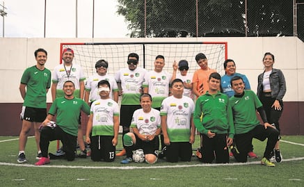 “¿Qué no ves?”, futbolistas ciegos se burlan después de un choque en la cancha