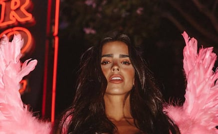 Bárbara de Regil acepta el reto y camina en la calle con lencería y alas de ángel