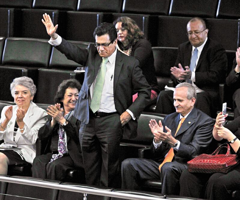 El cronista político y parlamentario Juan Arvizu Arrioja fue reconocido por el Senado de la República en 2014 por tres décadas ininterrumpidas de labor en EL UNIVERSAL. Foto: ARCHIVO EL UNIVERSAL