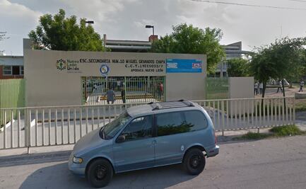 Reincorporan a secundaria a alumno expulsado por vivir con tío homosexual en NL