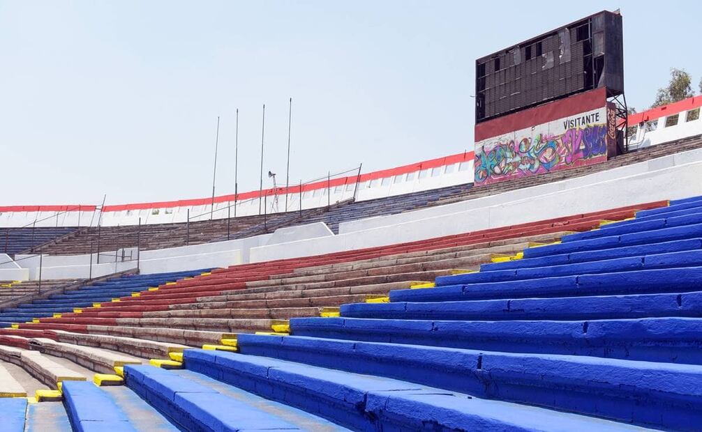 Según indicó el doctor Covarrubias Sotelo, la zona norte del estadio está comprometida por una falla territorial, lo que redujo el cupo del Neza 86 a 20 mil asistentes. Foto: Santiago Cadena/EL UNIVERSAL.