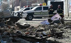 Suben a 7 los fallecidos por explosiones en cuartel militar en Bolivia; continúan labores de rescate y búsqueda