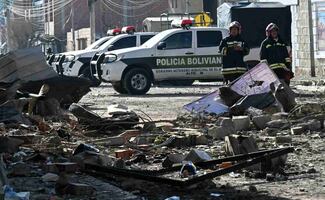 Suben a 7 los fallecidos por explosiones en cuartel militar en Bolivia; continúan labores de rescate y búsqueda