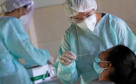 "Existe el riesgo de que surja otra variante más transmisible y más mortal que ómicron": OMS