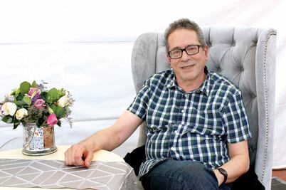 “Me dedico a gozar de mis decadencias”