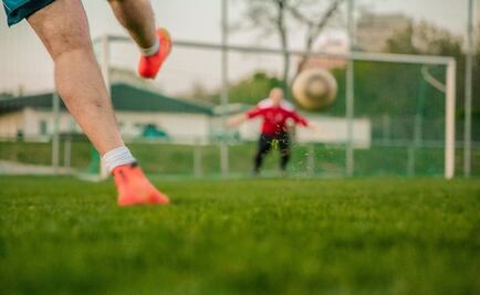 ¿Por qué la Cofece investiga a jugadores de futbol?