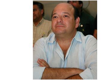 Raúl Ojeda renuncia al PRD por Frente Democrático