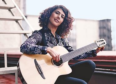 Rosalía rockea con folclor