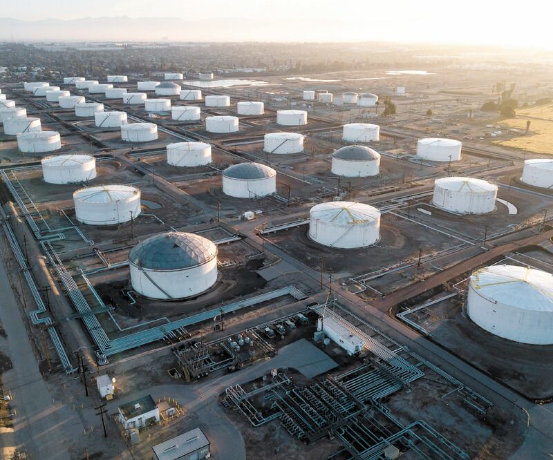 Se prefiere pagar para que se lleven el petróleo en vez de cobrarlo, pues no hay dónde guardarlo, dicen expertos. Foto: ARCHIVO EL UNIVERSAL
