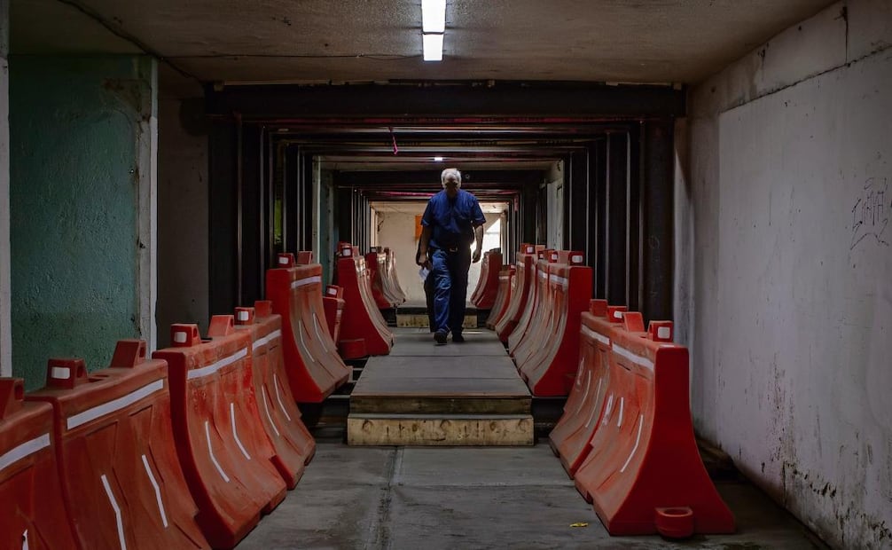 Los pasos a desnivel localizados en Calzada de Tlalpan se convertirán en Pasos de la Utopía y contarán con vigilancia. En una primera etapa serán renovados los 12 de la alcaldía Cuauhtémoc. Fotos: Carlos Mejía y Santiago Reyes / EL UNIVERSAL