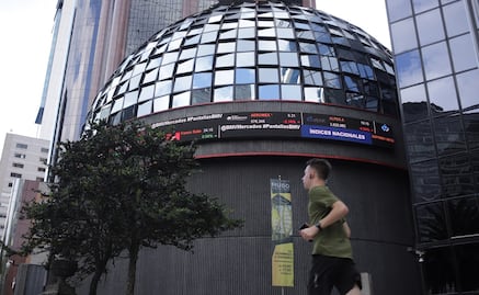 Bolsa Mexicana de Valores se levanta tras "Lunes Negro" y gana 1.2%