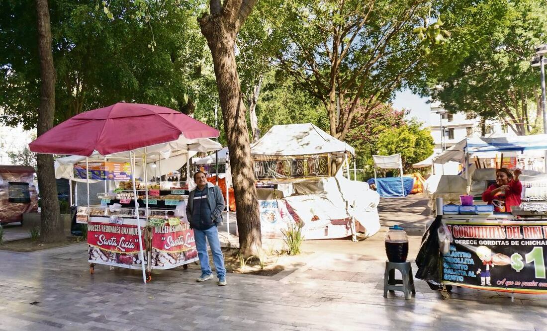 En el perímetro A y B del Centro Histórico hay más de 15 mil vendedores
ambulantes, señaló el coordinador de la ACH, Carlos Cervantes. Foto: Osmar Alvarado / EL UNIVERSAL