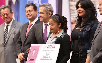 Entrega GCDMX 112 sistemas de captación pluvial 