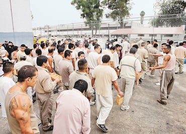 Más de 500 riñas al año en reclusorios; autogobierno y sobrepoblación las favorecen