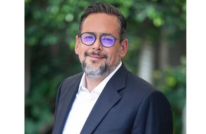 Candidato independiente denuncia violación a sus derechos por el IEEM al declinar su participación en el 2023