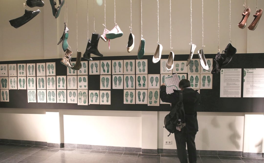 La exposición Huel las de la Memoria, en la galería Het Nutshuis, estará abierta hasta el 10 de diciembre. (EFE)