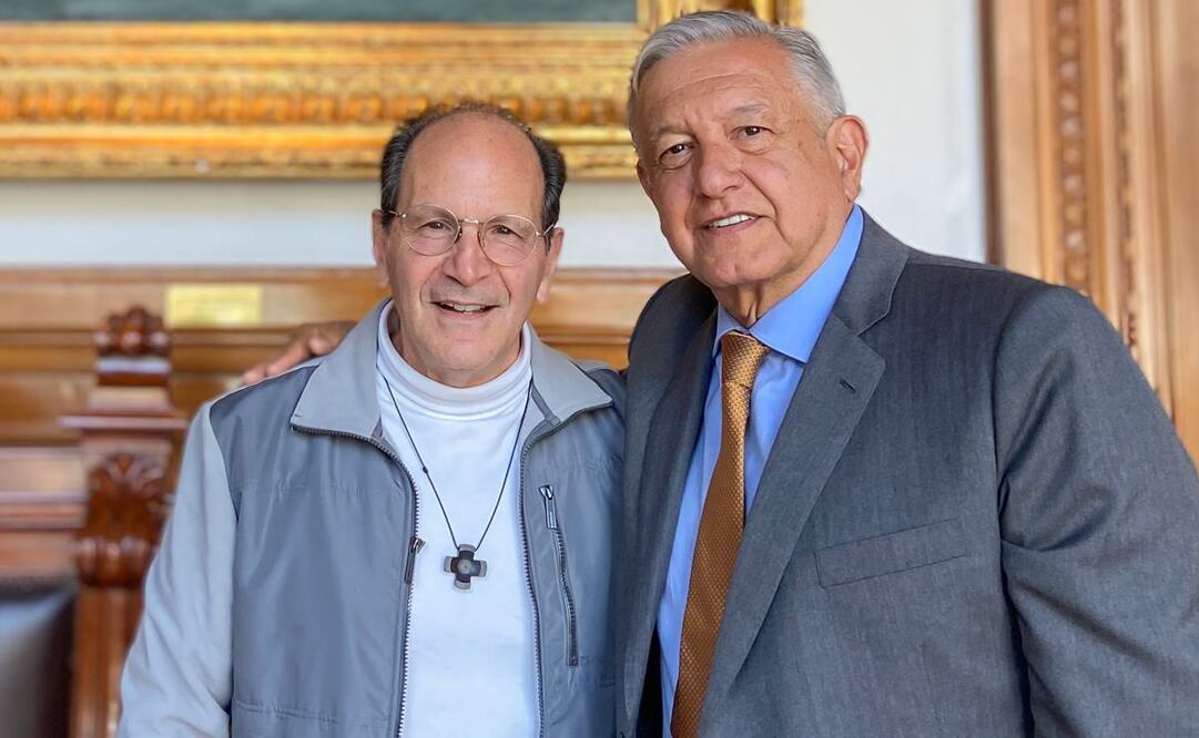 AMLO se reúne con el padre Alejandro Solalinde