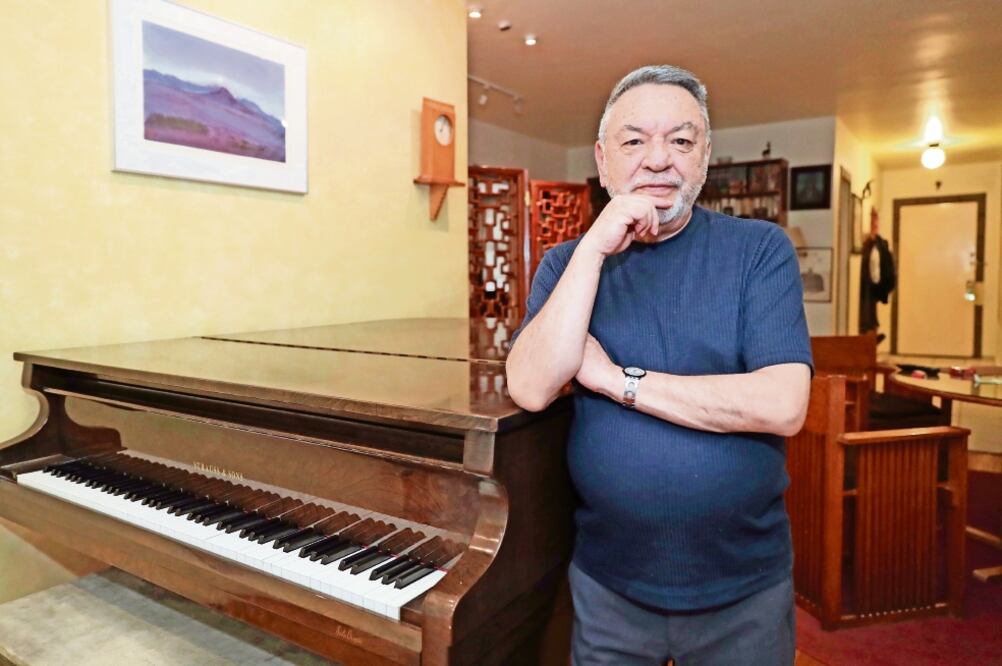 Federico Ibarra, el mexicano vivo con más óperas escritas (nueve), afirma que ni los gobiernos de izquierda ni de derecha han solucionado la crisis que vive el mundo. Foto: LUCÍA GODÍNEZ. EL UNIVERSAL