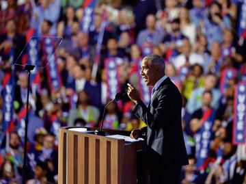 Los Obama llaman a actuar para asegurar el triunfo de Kamala