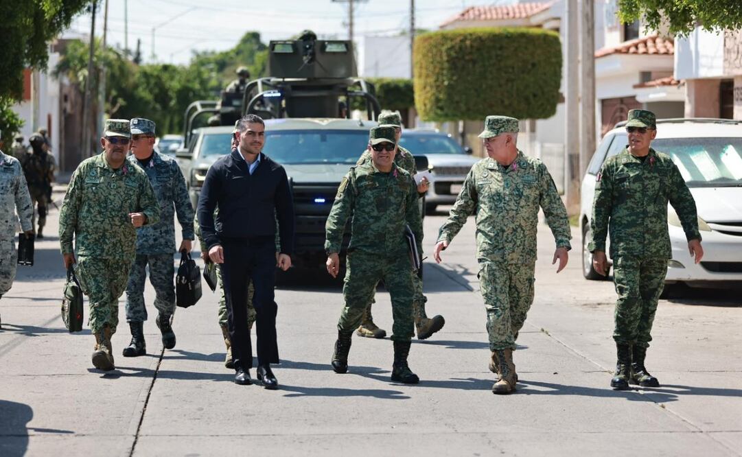 Omar García Harfuch en calles de Culiacán este 8 de octubre de 2024. Foto: Especial