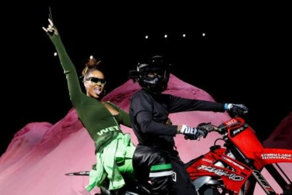 Rihanna en moto paraliza Internet y a Nueva York