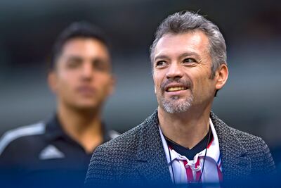 En Chivas preguntan si deben borrar las estrellas del escudo